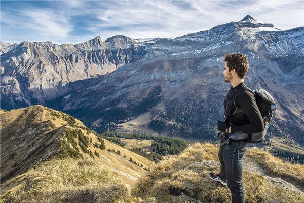 O significado de sonhar com exploradores