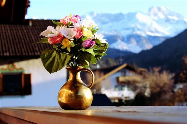 O que significa sonhar com flores falsas