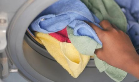24 Interpretações dos Sonhos de Lavanderia: Sonhe em lavar roupas, sonhe com manchas de roupas, sonhe em lavar meias, sonhe em secar roupas 【