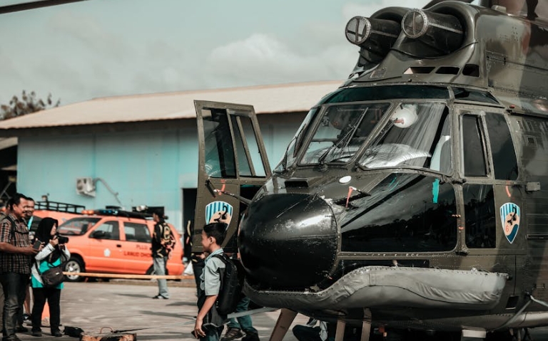21 Significados Espirituais de Sonhar com um Helicóptero