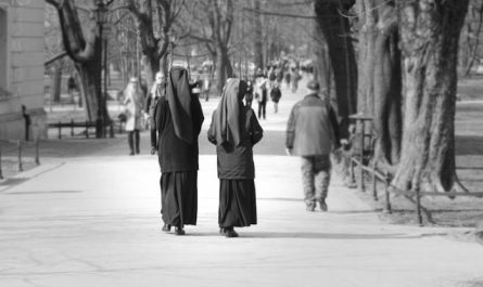 41 Significados Espirituais de Sonhar com freiras