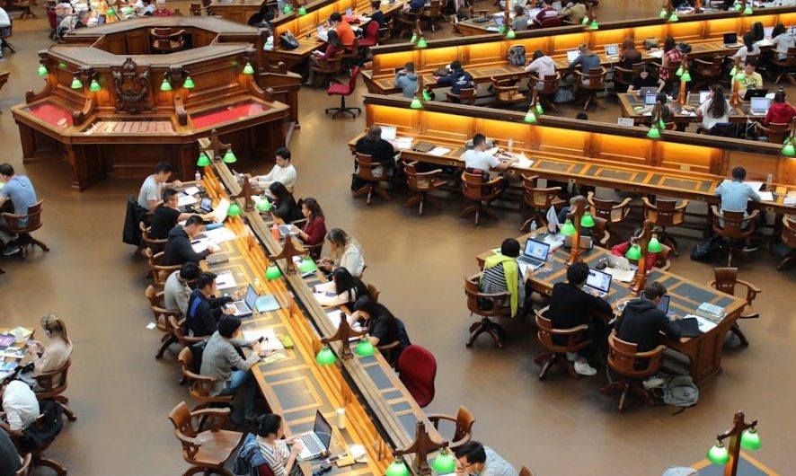 16 Significados Espirituais de Sonhar em estudar no exterior