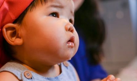 44 Significados Espirituais de Sonhar com Cuspir