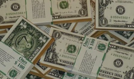 29 Significados Espirituais de Sonhar com Pessoas Ricas