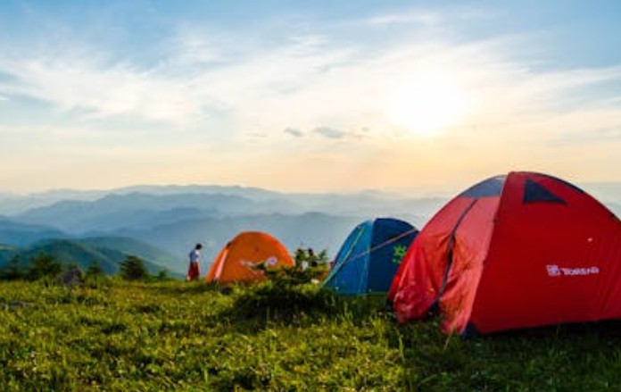 30 significados simbólicos de sonhar com acampamento