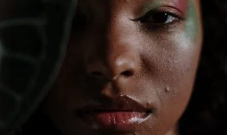 26 significados simbólicos de sonhar com acne