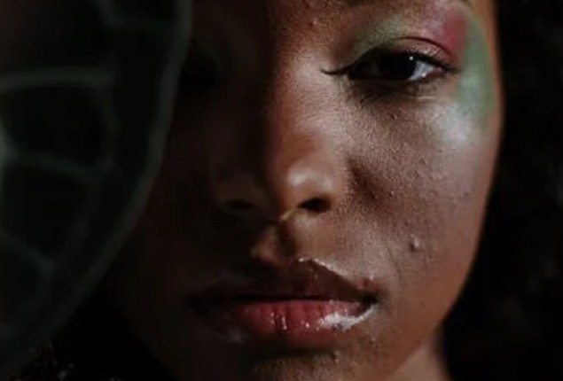 26 significados simbólicos de sonhar com acne