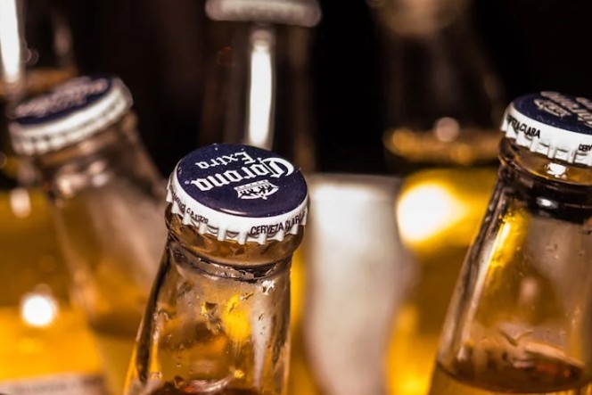 41 significados simbólicos de sonhar com cerveja