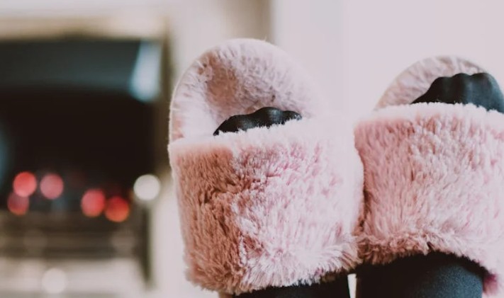 39 Significados Simbólicos de Sonhar com Chinelos