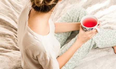 47 Significados Simbólicos de Sonhar Beber Chá