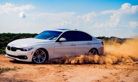 36 Significados Simbólicos de Sonhar com Carros Estrangeiros