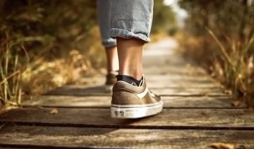 58 Significados Simbólicos de Sonhos com Caminhadas