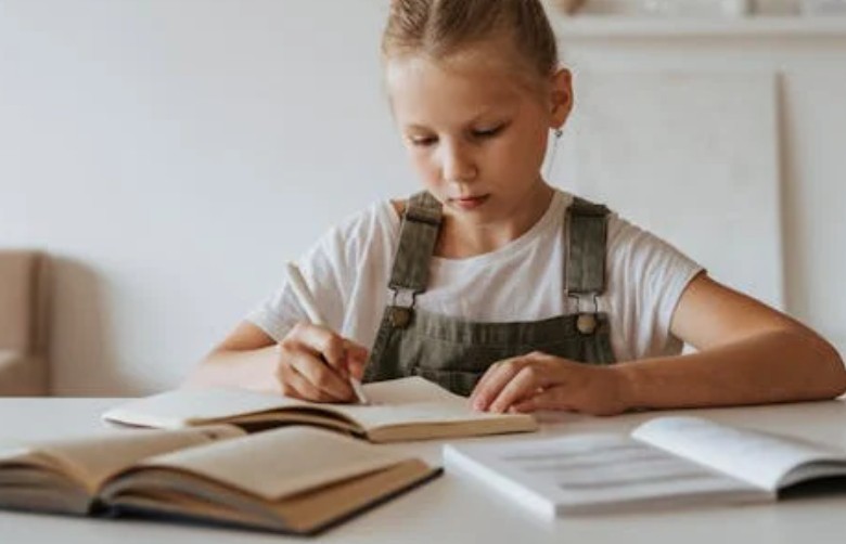 40 Significados Simbólicos de Sonhar com Canetas Esferográficas