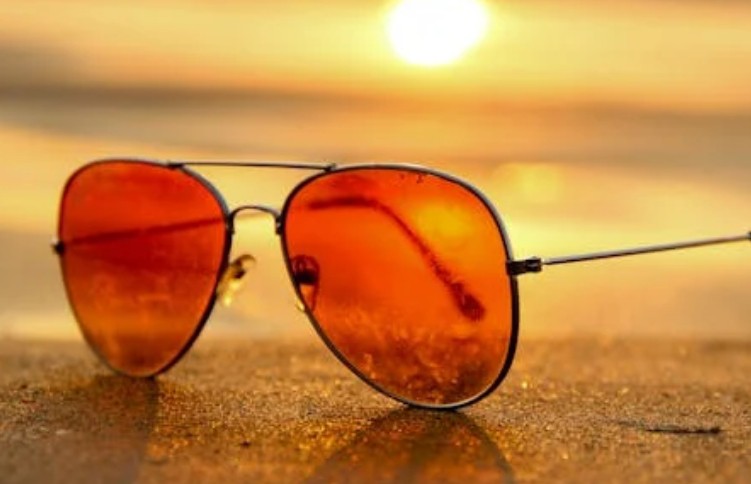 35 Significados Simbólicos de Sonhar com Óculos de Sol