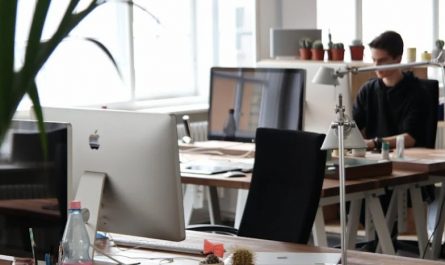 42 Significados Simbólicos de Sonhar com um Escritório