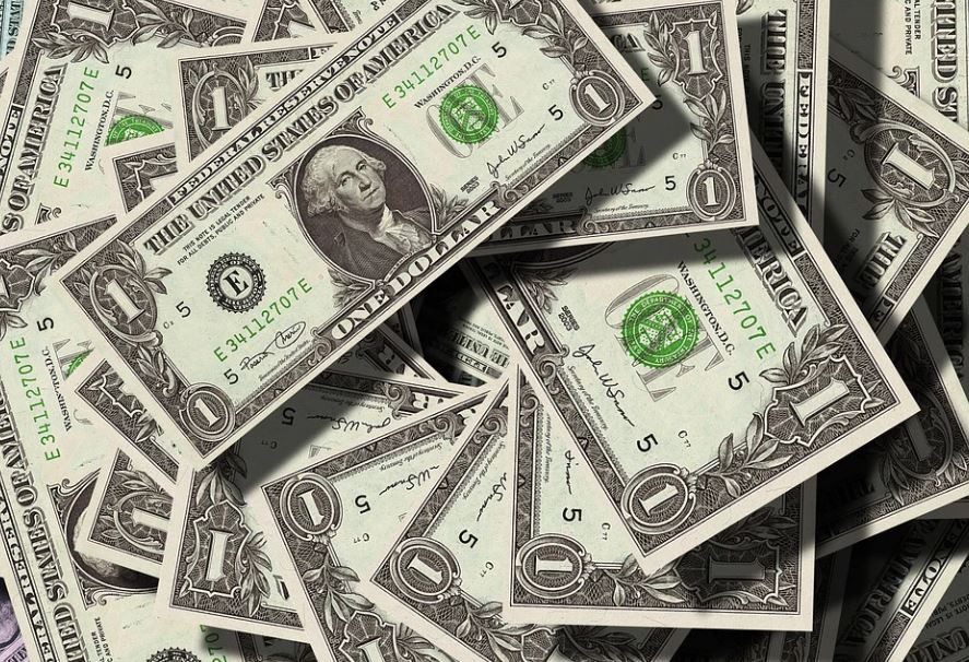 10 Significados de Sonhar com Dinheiro Falso