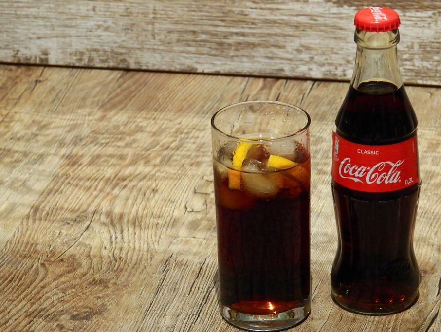 11 Significados de Sonhar Beber Coca-Cola