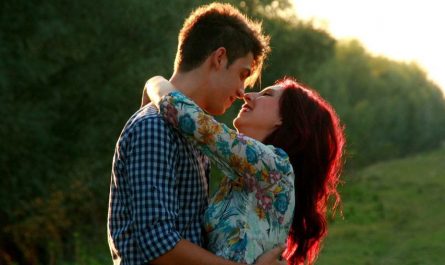 16 Significados de Sonhar Beijar um Desconhecido