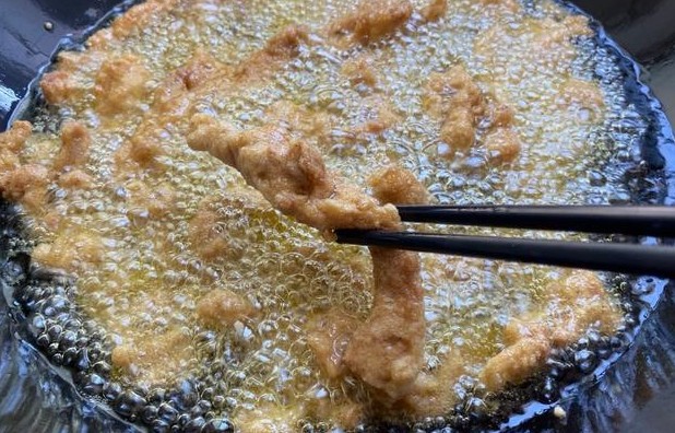 8 Significados de Sonhar em Comer Comida Frita
