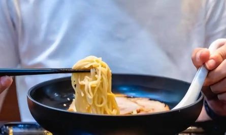 8 Significados de Sonhar Comer Massa
