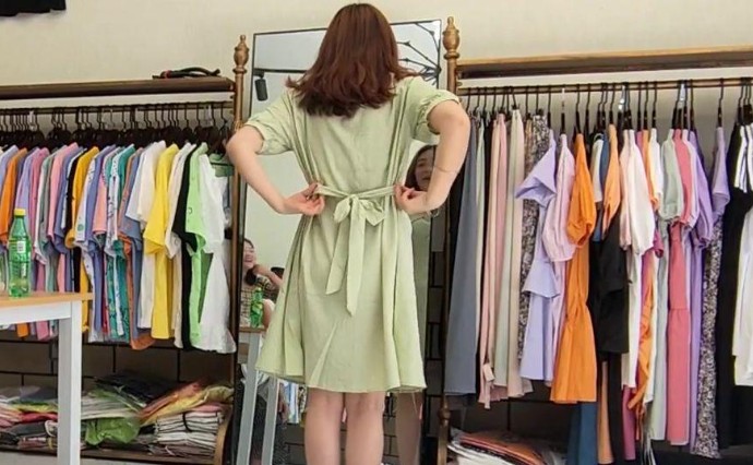 25 Significados de Sonhos com Compras de Roupa