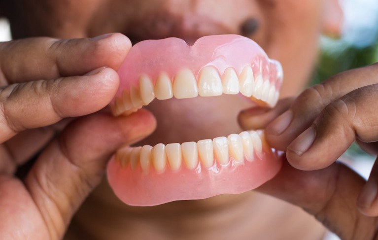 16 Significados de Sonhar com Dentaduras